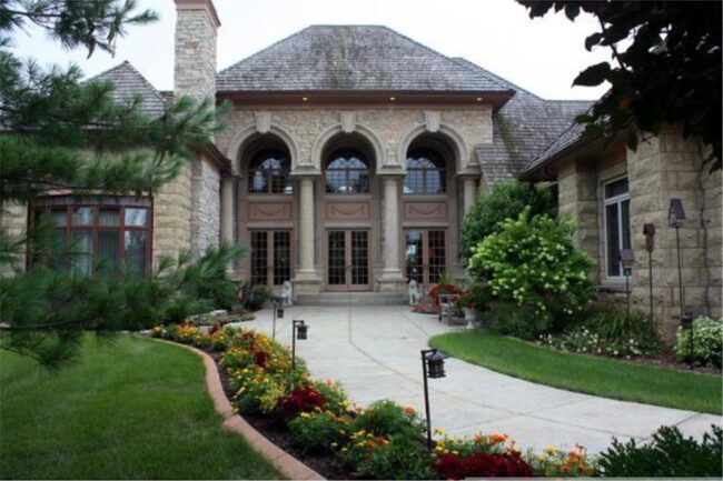 11003 Bell Oaks Estates Road, Eden Prairie, MN