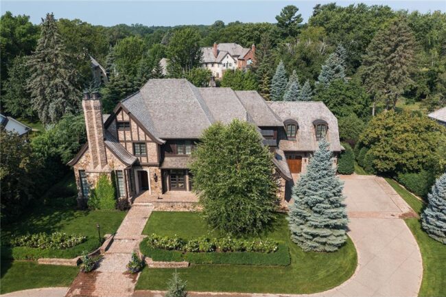 4908 Rolling Green Parkway, Edina, MN