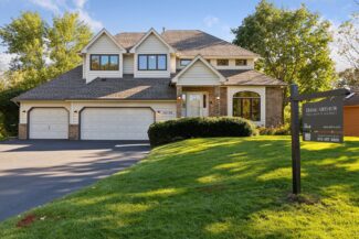 14159 McCoy Ct, Eden Priaire, MN 55347 - 5 bedrooms, 4 bathrooms