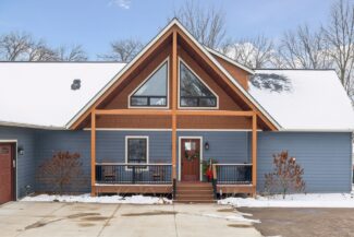 6820 French Lake Court, Faribault, MN - Entrance