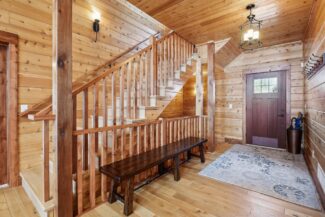6820 French Lake Court, Faribault, MN - Entry & Foyer