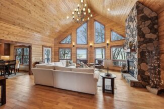 6820 French Lake Court, Faribault, MN - Great Room