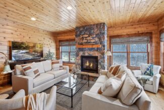 6820 French Lake Court, Faribault, MN - Cozy Sunroom
