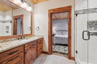 6820 French Lake Court, Faribault, MN - Main Floor Guest Bedroom Ensuite Bathroom