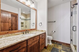 6820 French Lake Court, Faribault, MN - Walkout Level Ensuite Bathroom