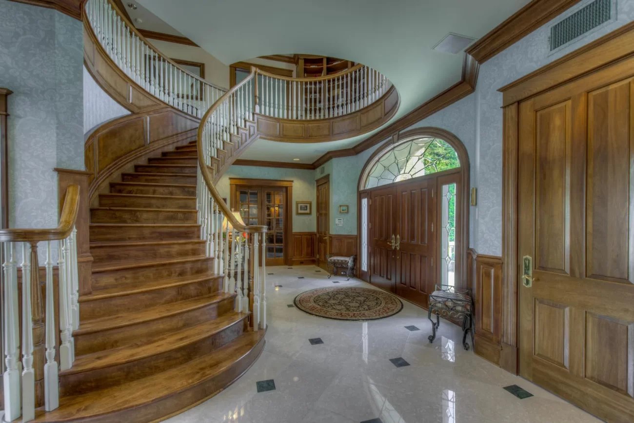3465 County Road 44 - Grand Foyer