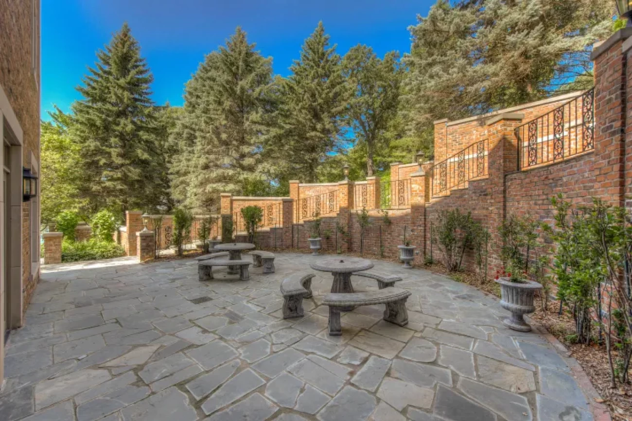3465 County Road 44, Minnetrista, MN - Courtyard