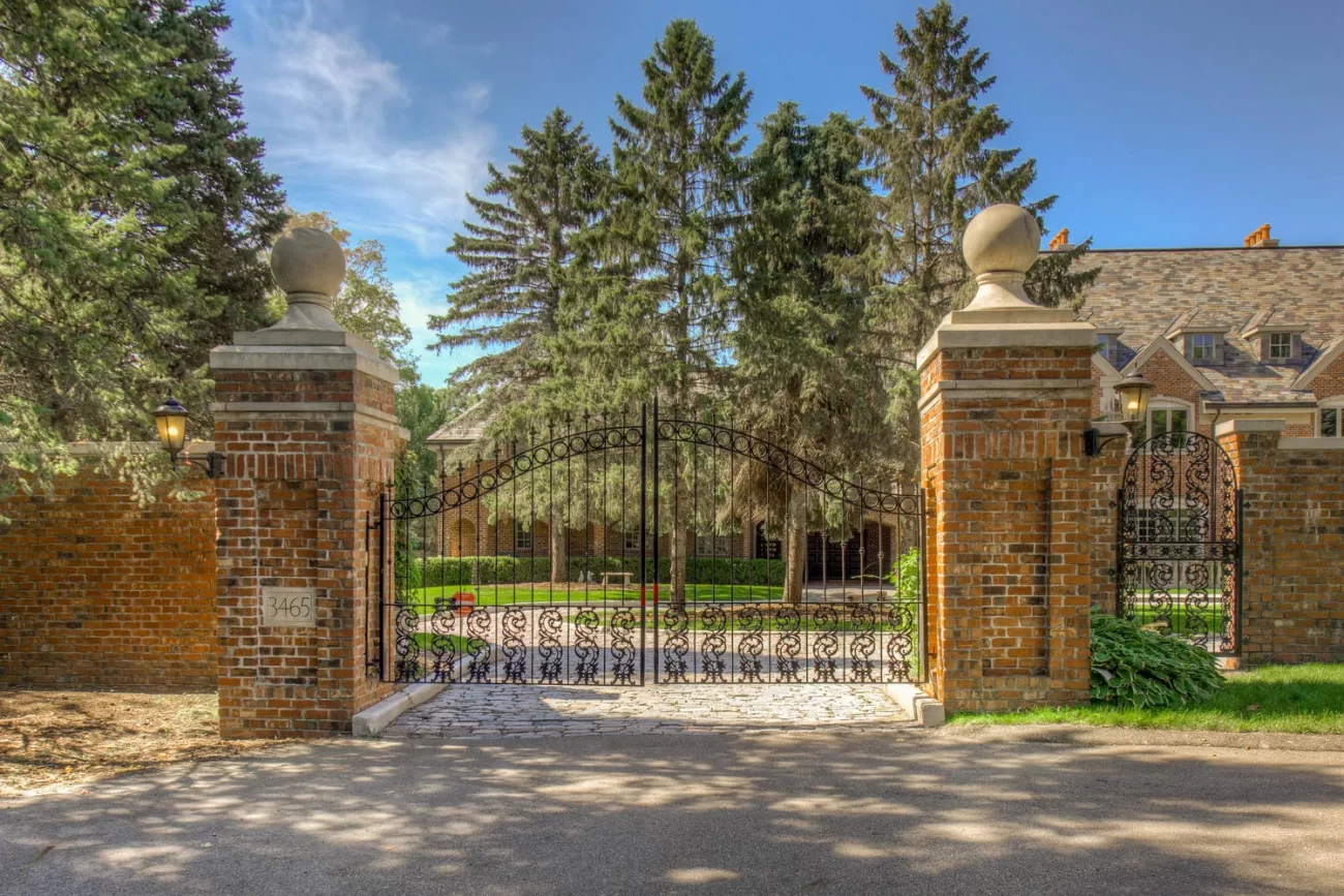 3465 County Road 44 - Front Gate